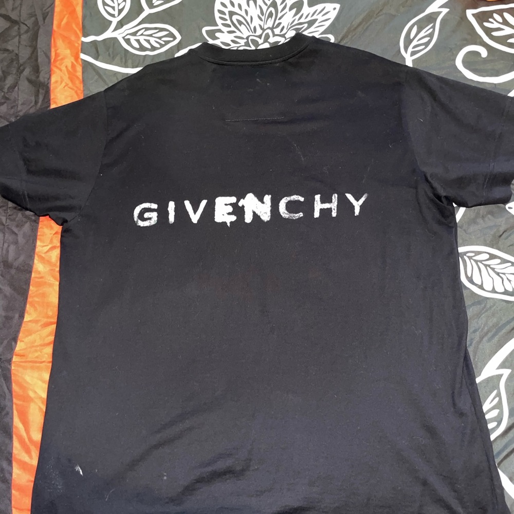 Givenchy Oversized Tee size Small in Mens but fits like medium or large
